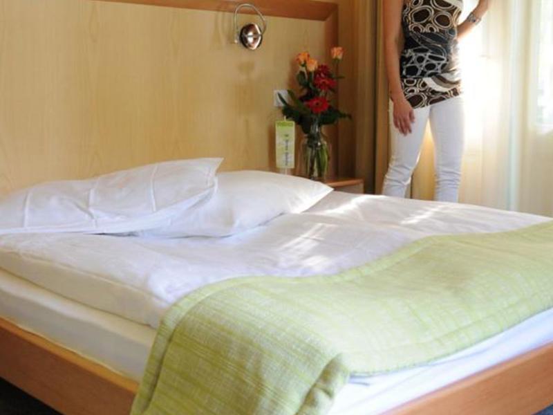 Depadansa Hotel Park - Terme โดแบร์นา ภายนอก รูปภาพ